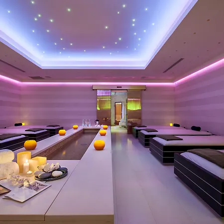 מלון Royal Carlton 4*