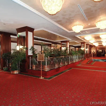מלון Royal Carlton 4*